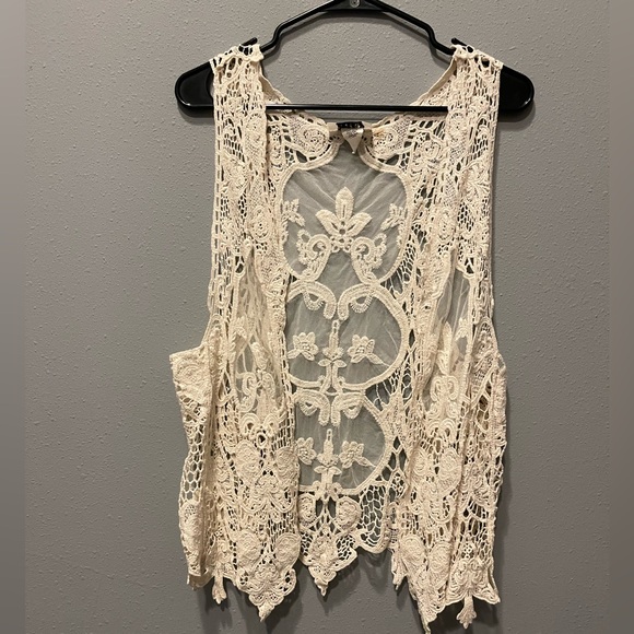 Tops - Cream Colored Lace Vest